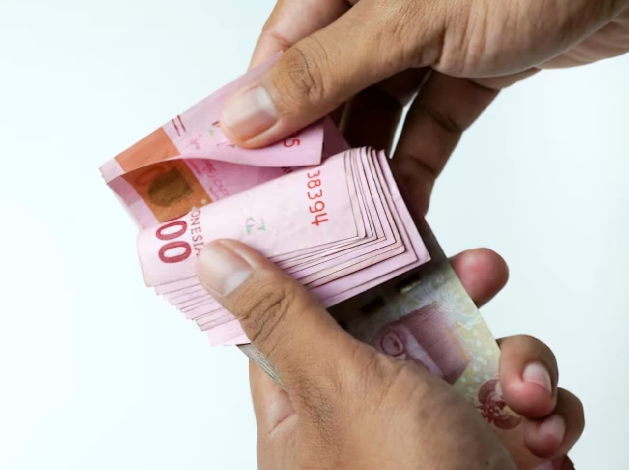 Kredit modal kerja turun cukup dalam hingga 9,47 persen yoy. Kredit konsumsi juga melambat dari 13,03 persen menjadi 11,80 persen.
