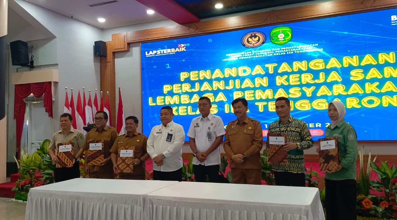 Penandatanganan kerja sama Lapas Kelas IIA Tenggarong dengan instansi pemerintah dan swasta di Pendopo Odah Etam.  &nbsp;
