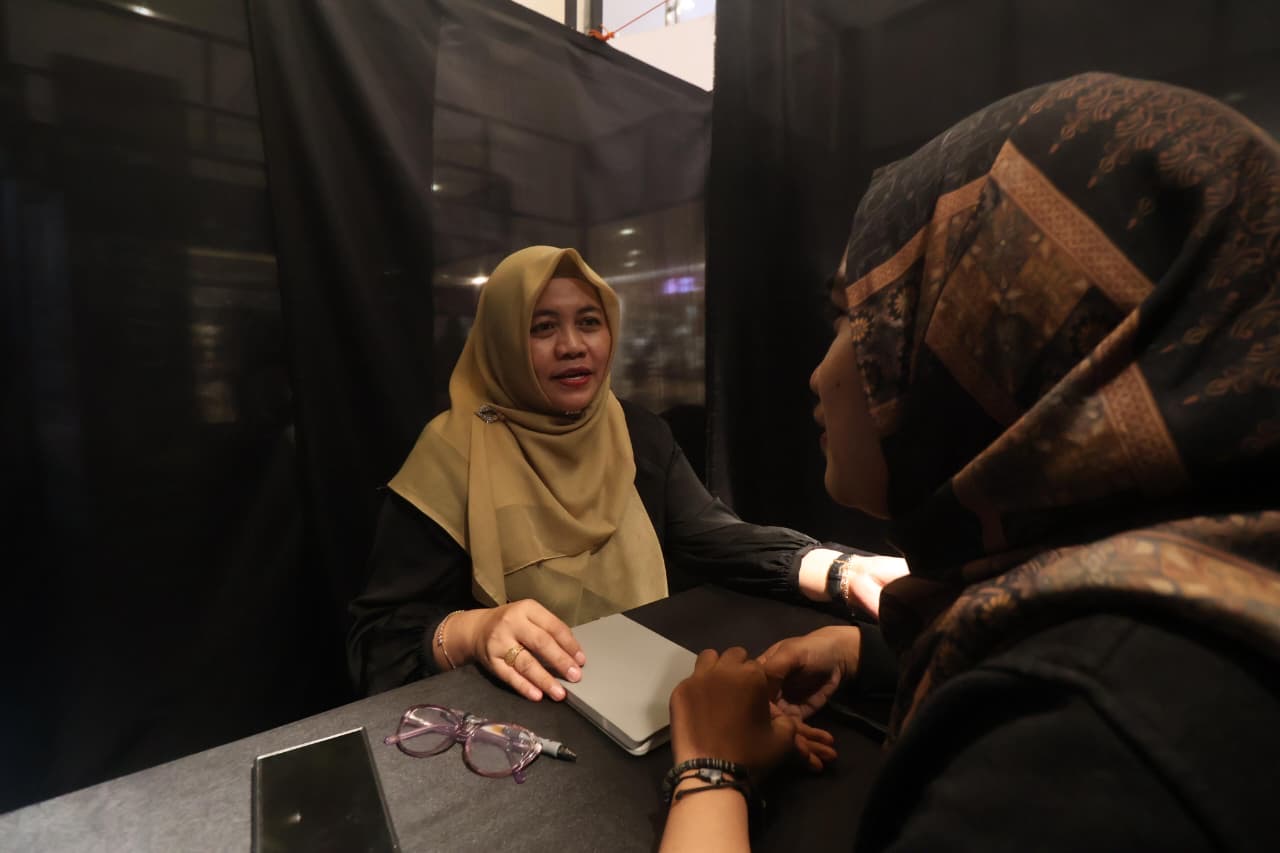 Sekretaris Himpsi Kaltim Patria Rahmawaty Himpsi Kaltim menjelaskan alasan gadget bisa pengaruhi kesehatan mental.