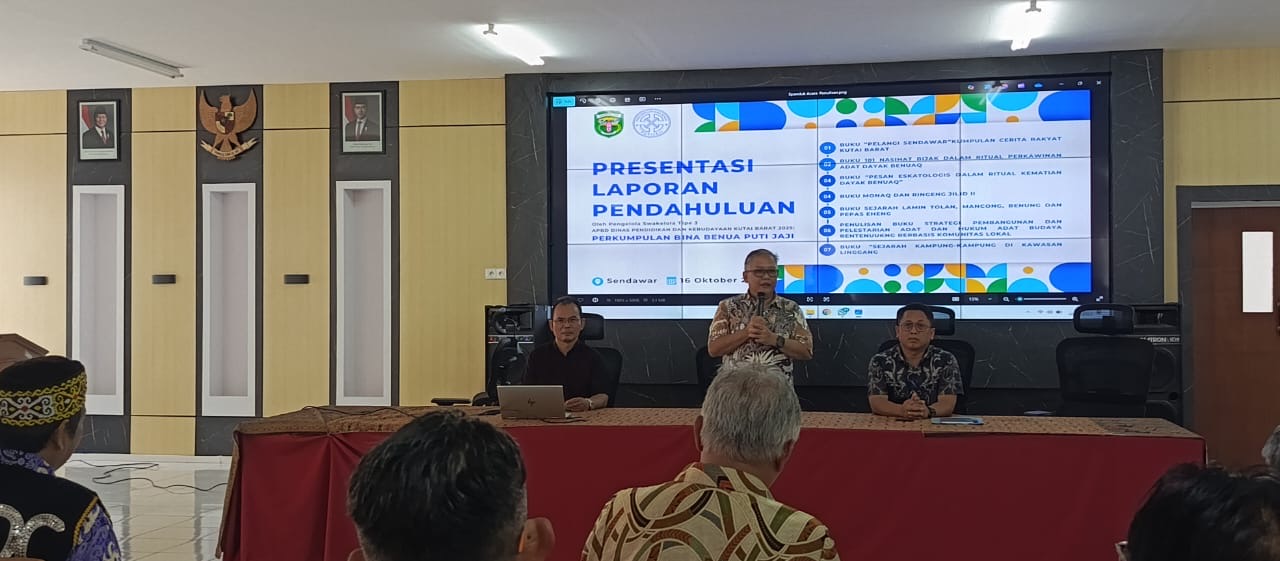 Presentasi laporan pendahuluan penulisan buku kebudayaan.