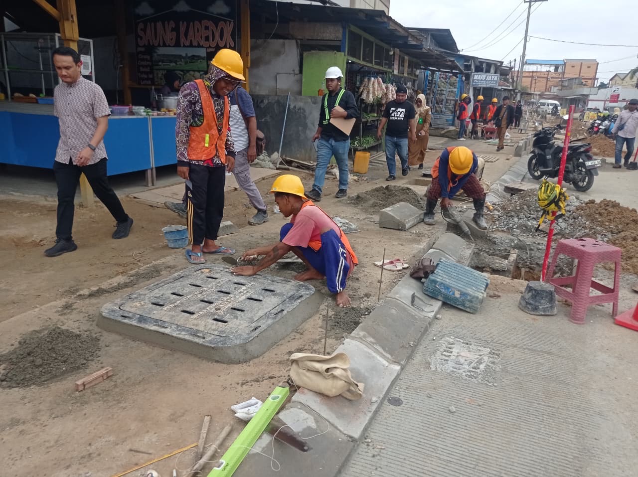 Proyek perbaikan parit di Kelurahan Satimpo membuat kebocoran pipa jargas milik PT BME.