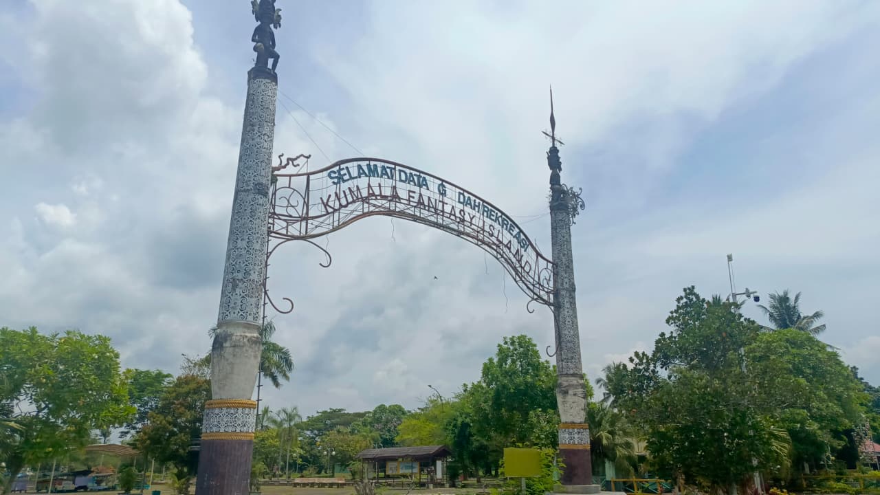 Pulau Kumala akan dikembangkan Dinas Pariwisata Kukar tidak sekadar kawasan wisata, tapi juga edukasi dan taman keanekaragaman hayati.  &nbsp;