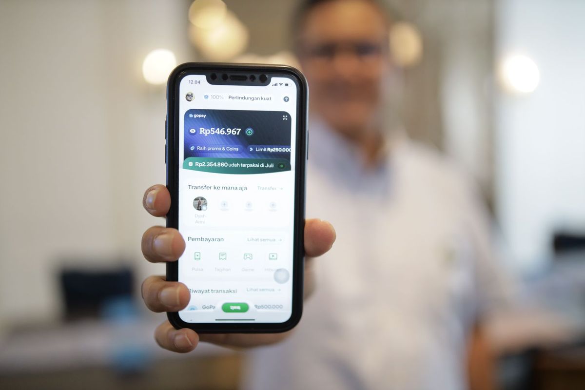 Salah satu fitur andalan dalam aplikasi GoPay adalah transfer tanpa biaya admin hingga 100 kali per bulan.