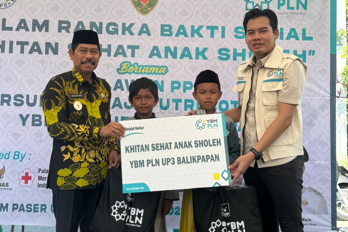 PEDULI: PLN UID Kaltimra melalui YBM PLN UP3 Balikpapan menyalurkan berbagai bantuan sosial dan ekonomi bagi masyarakat di Kabupaten Penajam Paser Utara, Kamis (16/10).