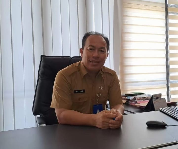 Kepala BKAD Kutai Barat, Petrus.