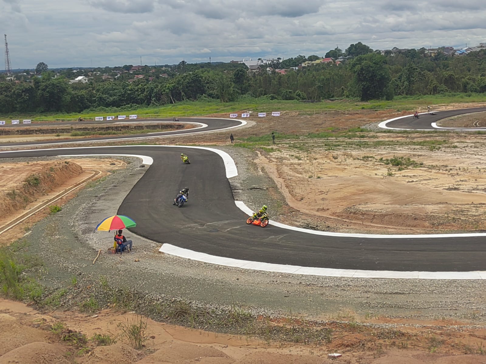Para pebalap menjalani sesi latihan bebas selama dua hari, Rabu (22/10/2025) dan Kamis (23/10/2025).