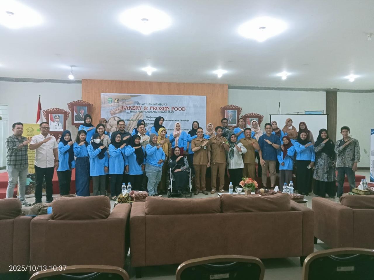 LEBIH PRODUKTIF: Pelatihan ini menjadi bentuk perhatian PAMA melalui program CSR bagi penyandang disabilitas agar mereka lebih produktif.
