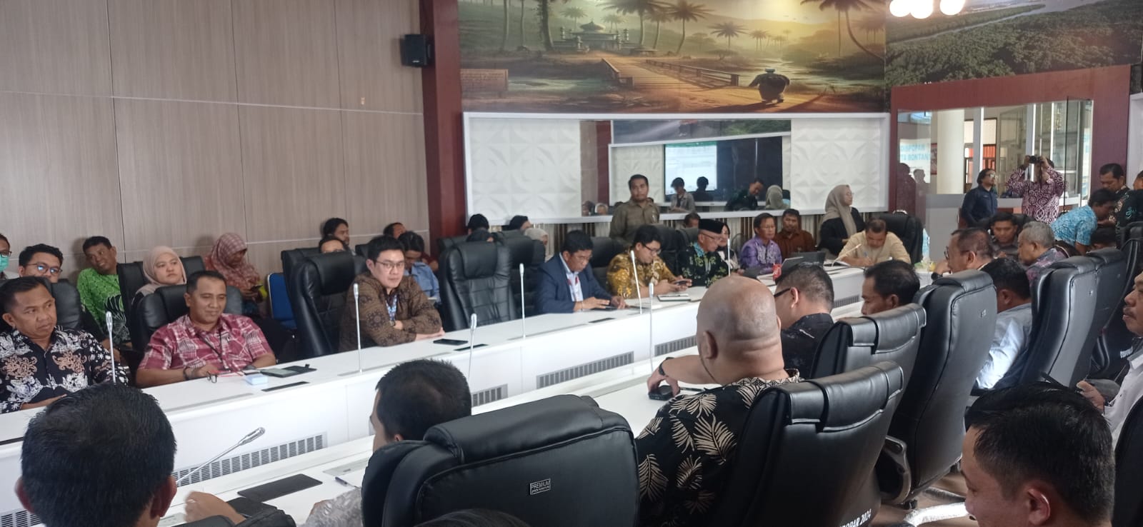 DIKUMPULKAN: Seluruh manajemen perusahaan di Kota Bontang duduk bersama dan sepakat untuk pembentukan tim Liga 3 Kota Bontang.