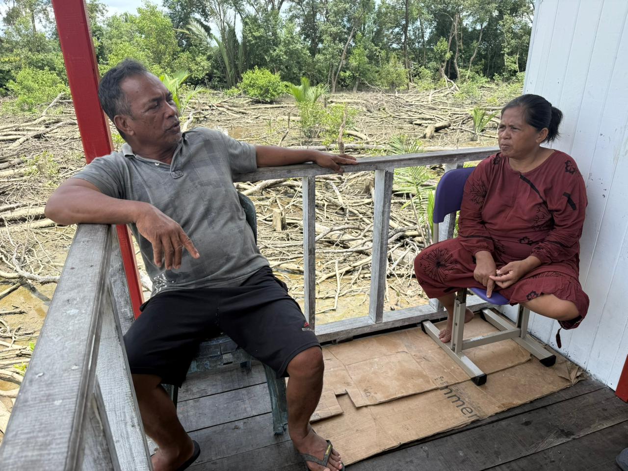 Jappa (kiri) bersama istri.