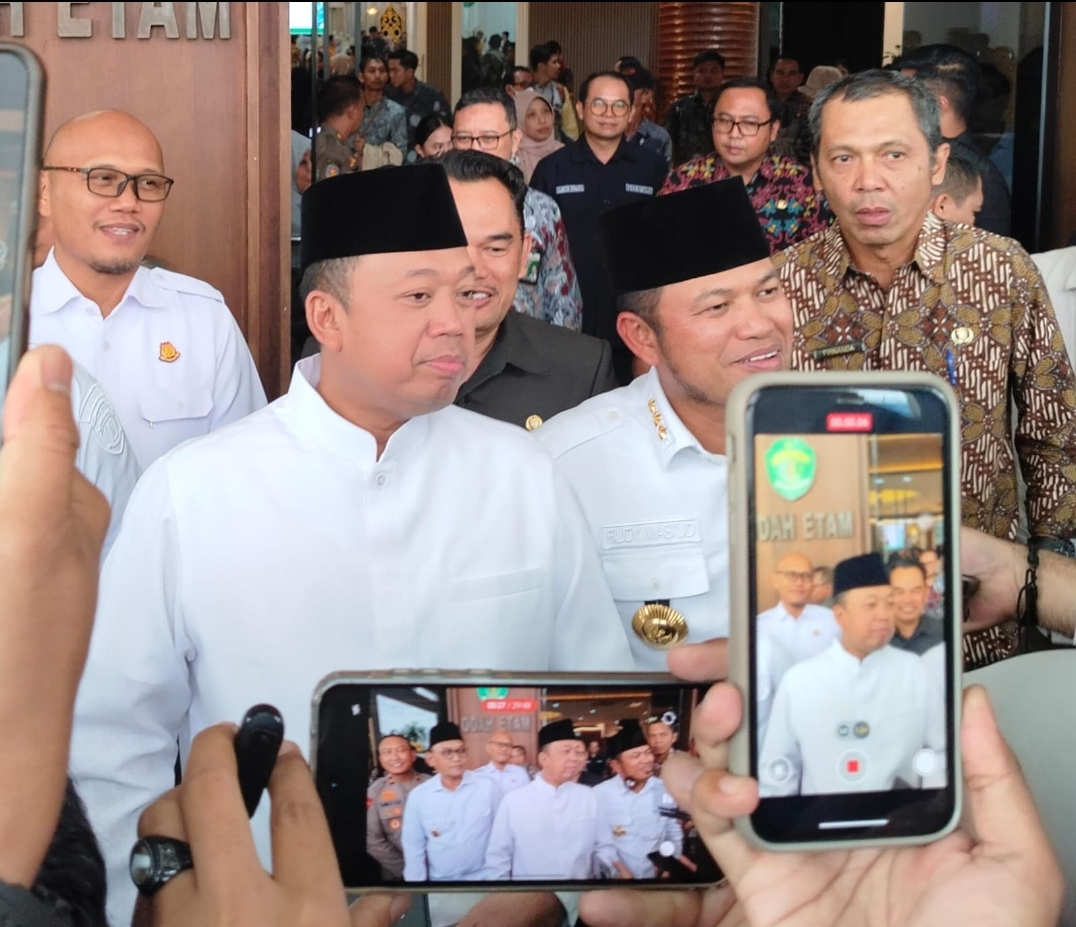 Menteri ATR/BPN, Nusron Wahid didampingi Gubernur Kaltim Rudy Mas