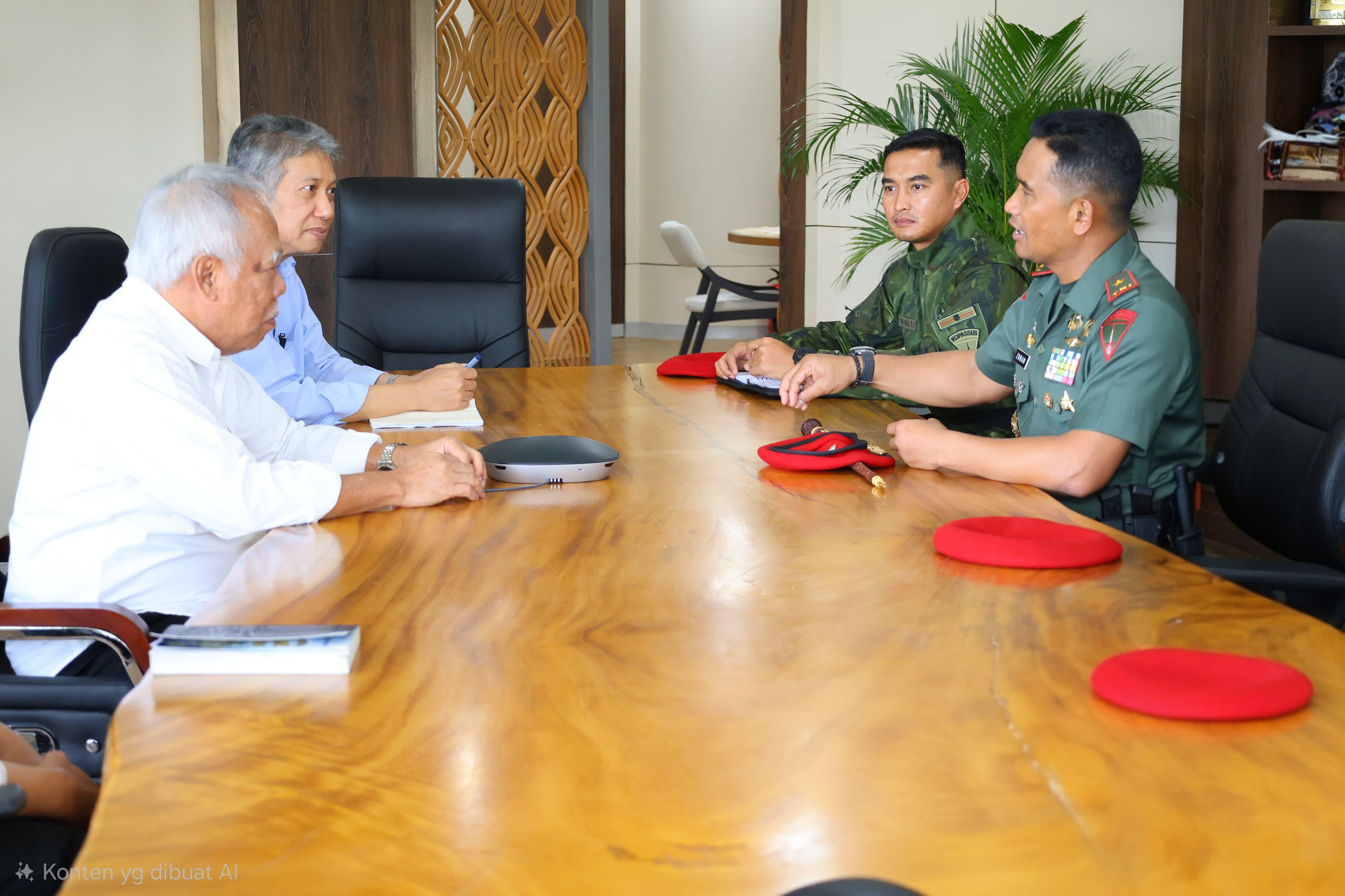 Komandan Grup 4 Kopassus Brigjen TNI Suharma Zunam bertemu Kepala Otorita IKN Basuki Hadimuljono membahas sinergi pertahanan dan pembangunan Ibu Kota Nusantara.