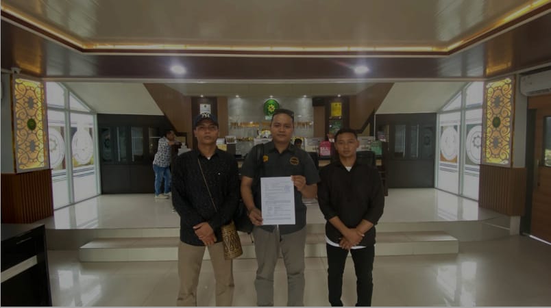 Koalisi Masyarakat Muara Kate menyerahkan surat keberatan ke PN Tana Grogot atas permohonan perpanjangan penahanan MT. (Ist)