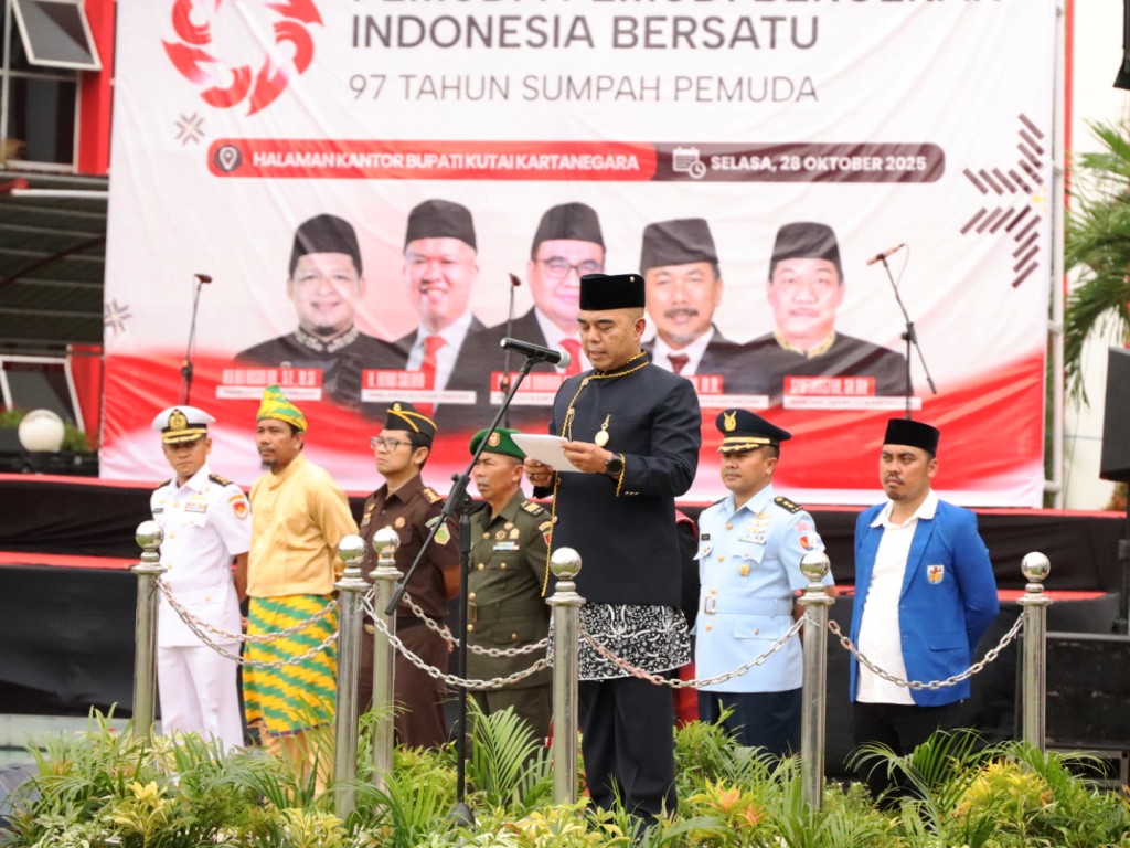 Asisten I Bidang Pemerintahan dan Kesejahteraan Rakyat Setkab Kukar Ahmad Taufik Hidayat memimpin upacara peringatan HSP ke-97 tahun 2025.  &nbsp;