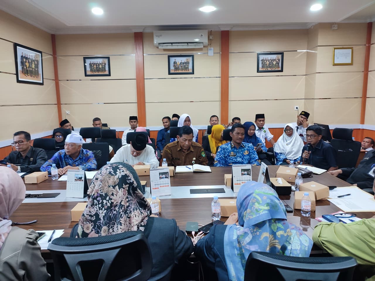 RDP: DPRD Paser saat menggelar rapat dengar pendapat dengan forum komunikasi guru swasta di Paser.