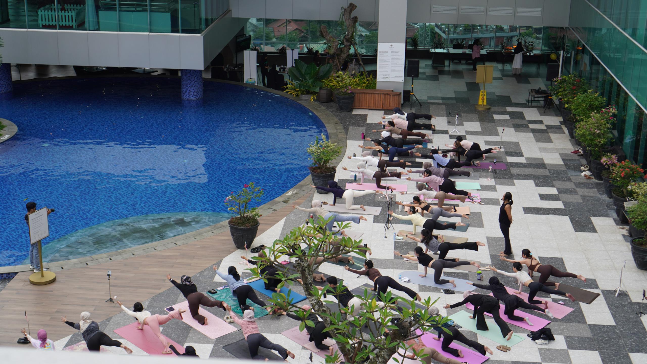Yoga di FUGO Hotel Samarinda.