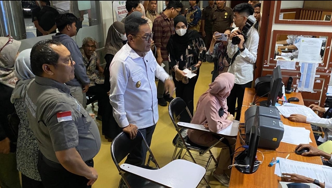 Wakil Gubernur Kaltim menginspeksi mendadak empat rumah sakit daerah di Samarinda. Tinjau pelayanan hingga ketersediaan tempat tidur. (Bayu/KP)