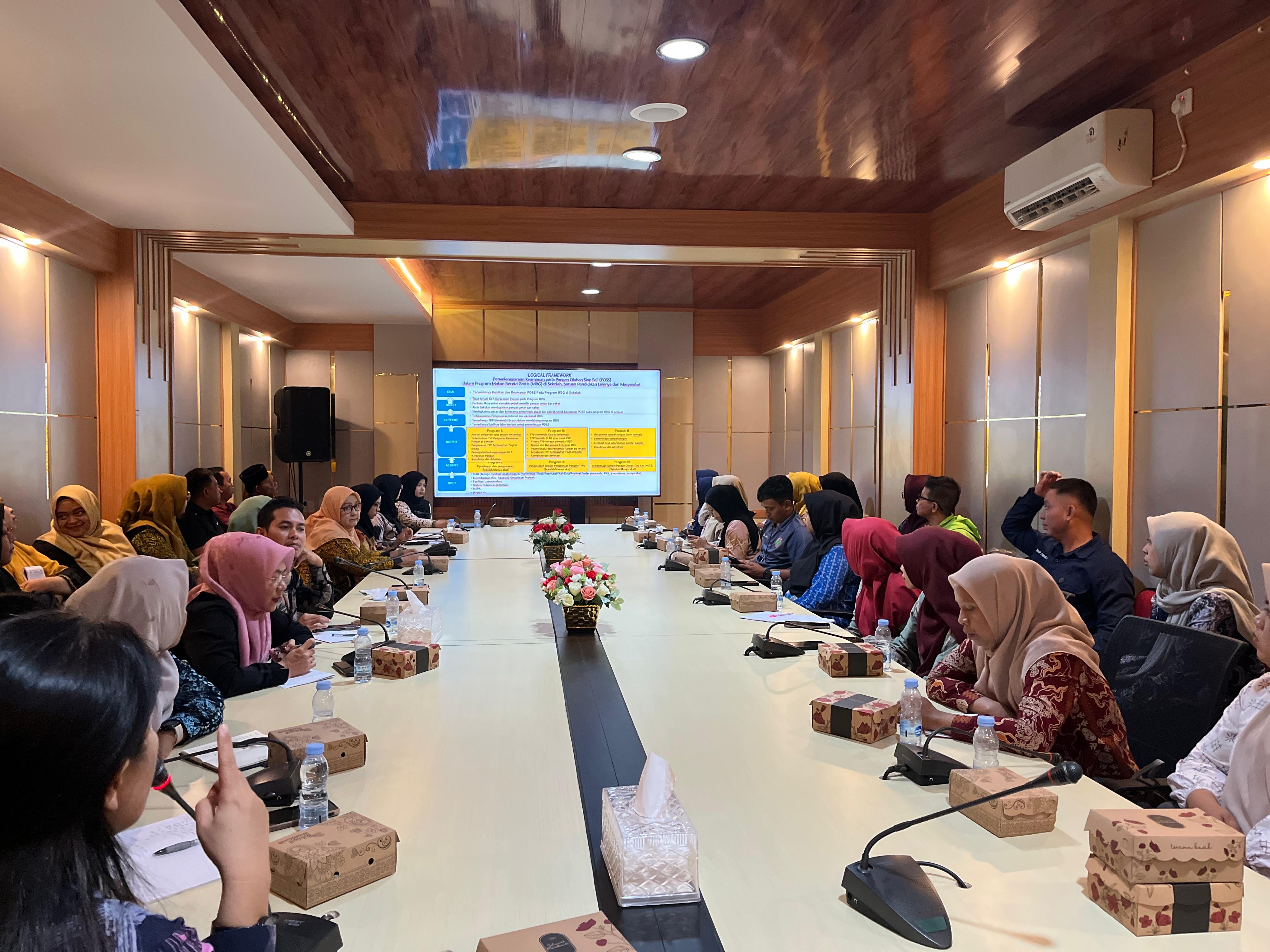 PENGAWASAN: Dinkes Paser menggelar orientasi kepada pihak yang terlibat dalam program MBG di Paser, Kamis (30/10/2025).