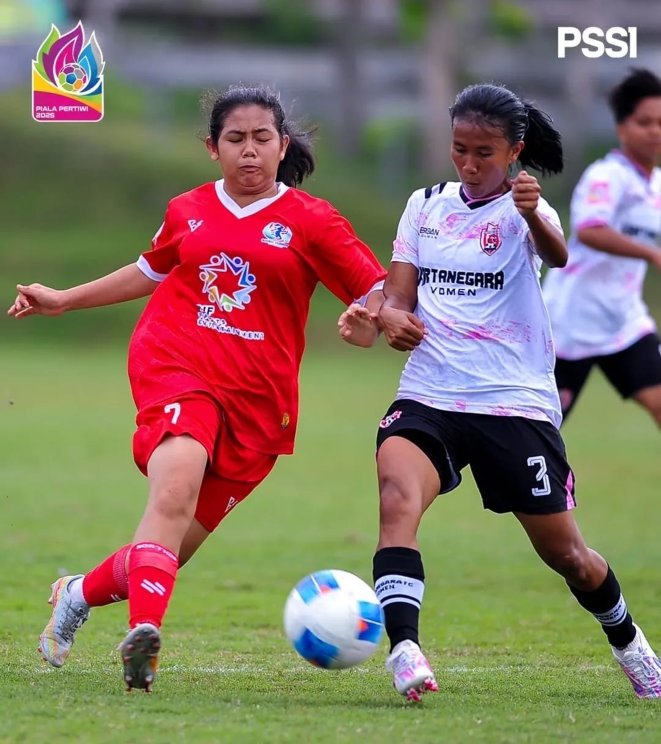Kartanegara Women (putih) menjadi wakil Kaltim di Piala Pertiwi.