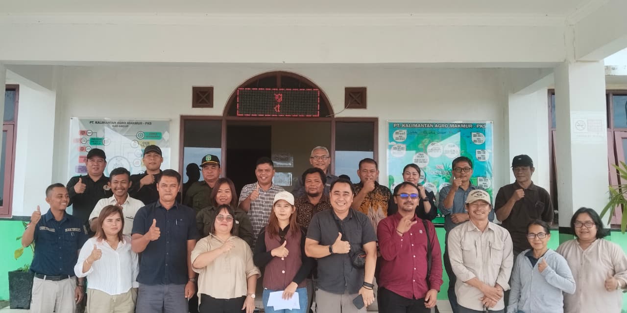 Pansus DPRD Kubar saat mengunjungi salah satu perusahaan sawit di Kutai Barat.
