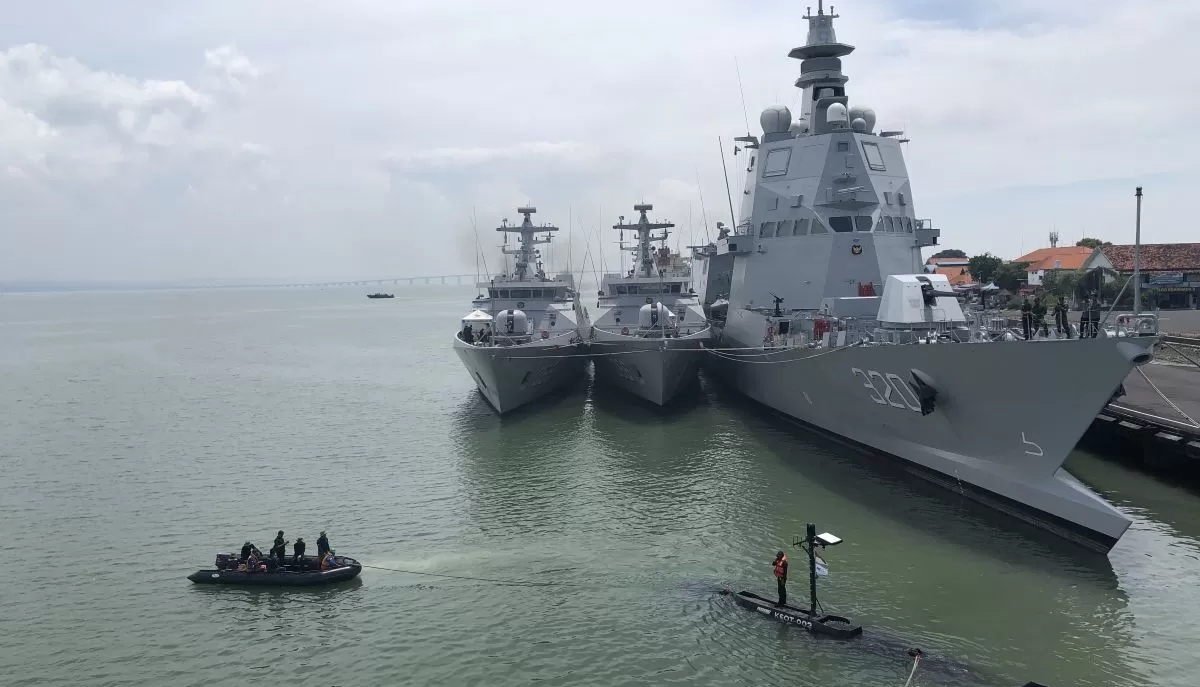 TNI AL uji tembak torpedo piranha dari KSOT buatan PT PAL menunjukkan kesiapan untuk operasikan kapal selam otonom. (Syahrul Yunizar/JawaPos.com)