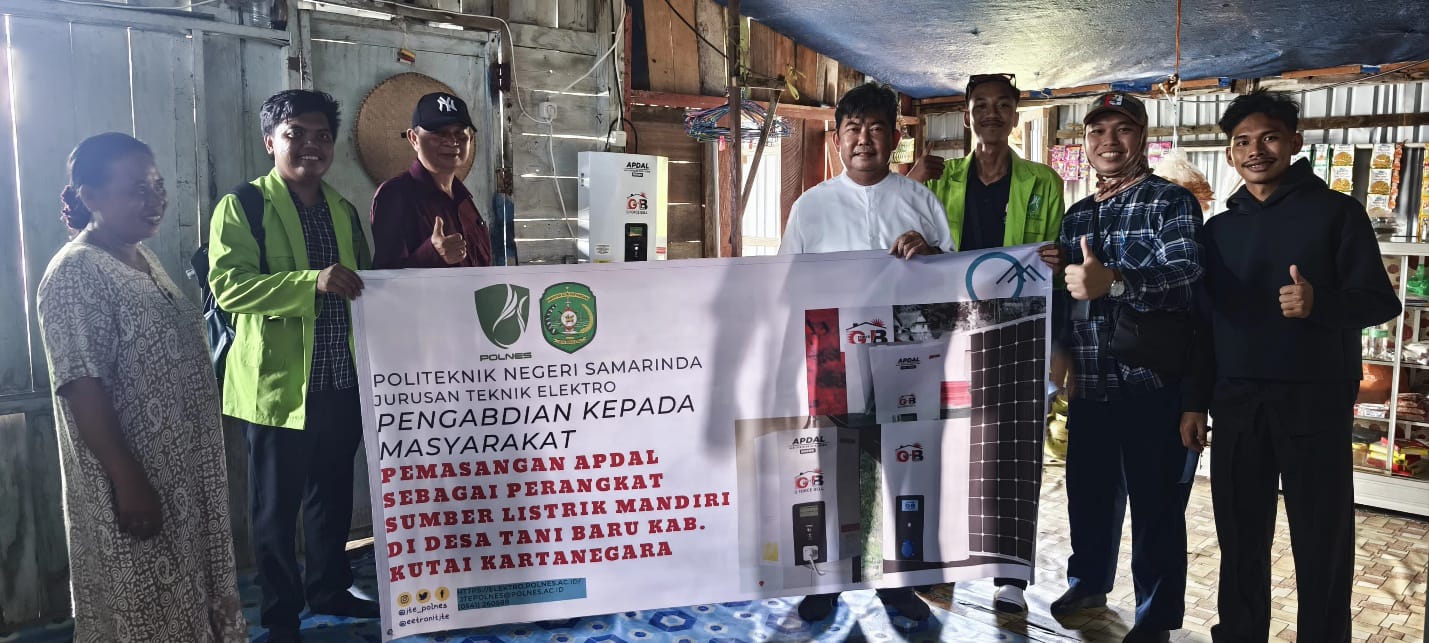 Dosen Prodi Teknik Elektro dari Polnes usai melaksanakan pengabdian masyarakat beberapa waktu lalu.  &nbsp;