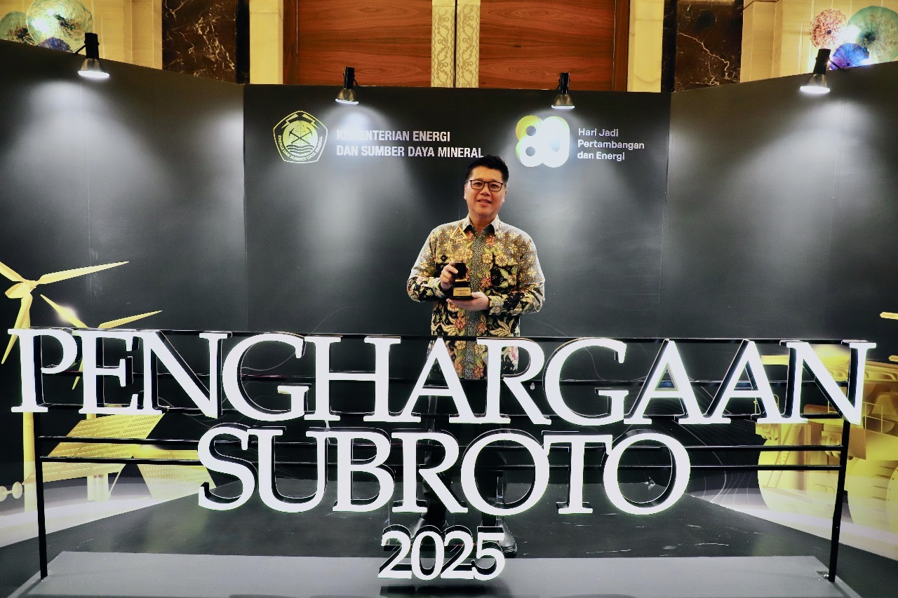 AWARD: Direktur Utama PT Indo Tambangraya Megah Tbk (ITM), Mulianto.