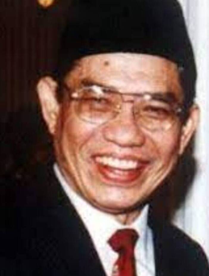 Profil Jaksa Agung Baharuddin Lopa, Mantan Duta Besar RI yang Mengusut Kasus Korupsi Presiden Soeharto.