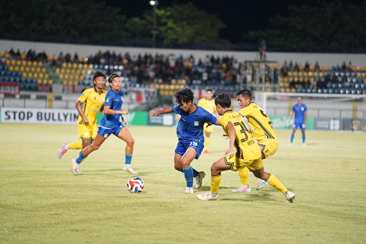 KALAH : Persiba Balikpapan harus mengakui kekuatan Barito Putera. (MO PERSIBA)
