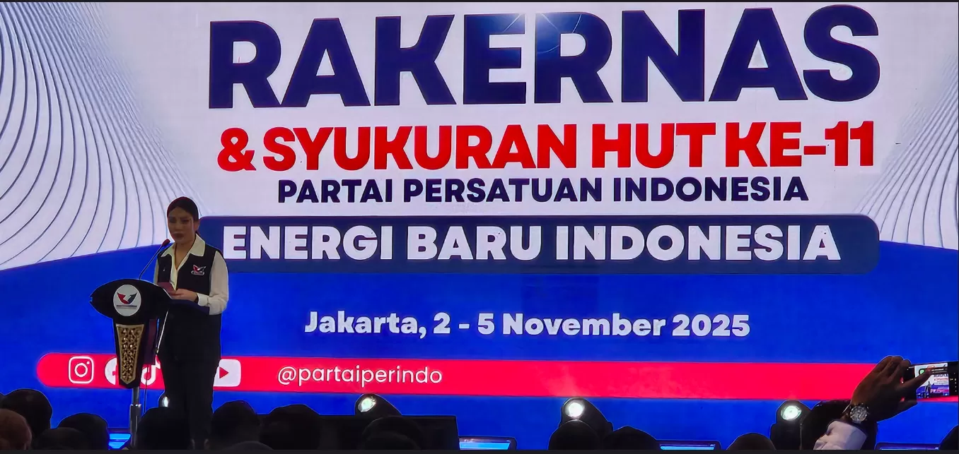 Ketua Umum Partai Perindo Angela Tanoesoedibjo memberikan sambutan dalam acara Rakernas dan Syukuran HUT Ke-11 Partai Perindo di Discovery Ancol, Jakarta, Minggu (2/11).