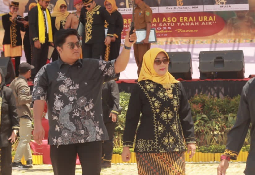 FESTIVAL: Kadis Pariwisata Kaltim, Ririn Sari Dewi menghadiri pembukaan Festival Budaya Belian Adat Paser Nondoi 2025.
