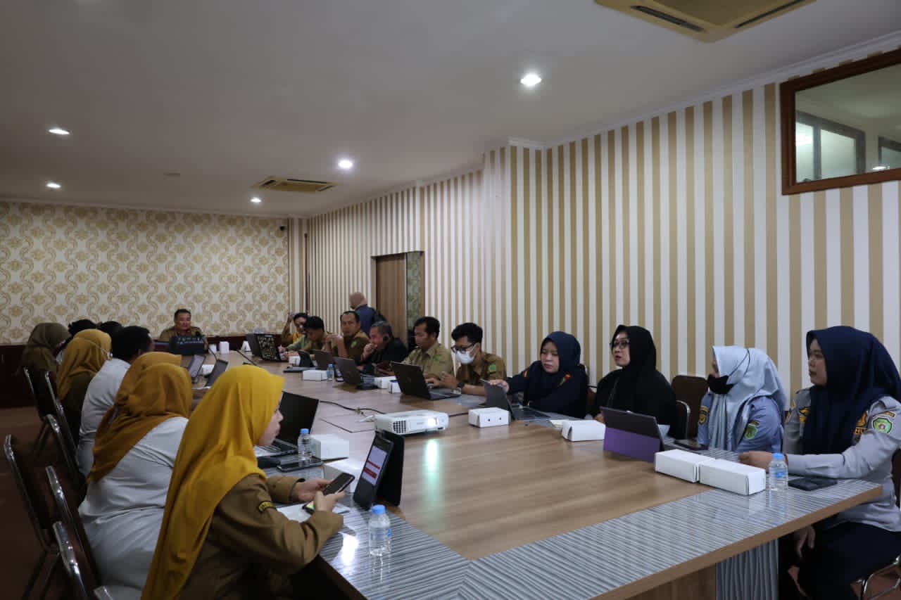 Suasana pelatihan admin UPT mengenai mekanisme penggunaan aplikasi SP4N-LAPOR.