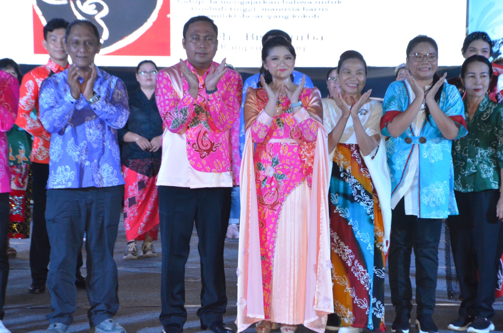 Launching Batik Tulis khas Kubar oleh Bupati Kubar Frederick Edwin