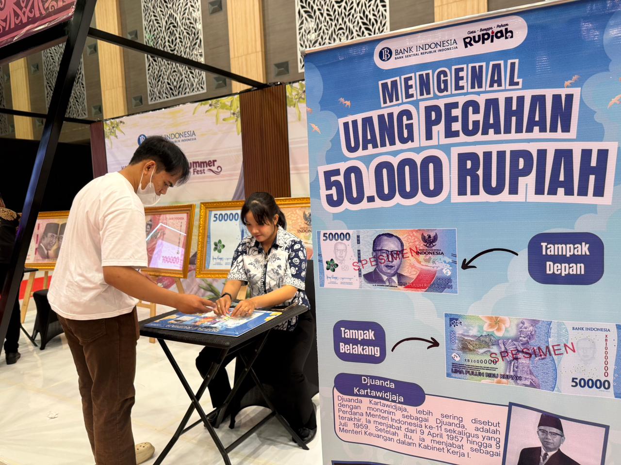 DENTITAS: Rupiah bukan sekadar alat tukar, tapi juga simbol kebanggaan dan identitas bangsa. Roda ekonomi akan berputar ketika masyarakat percaya pada rupiah. (RORO/KP)