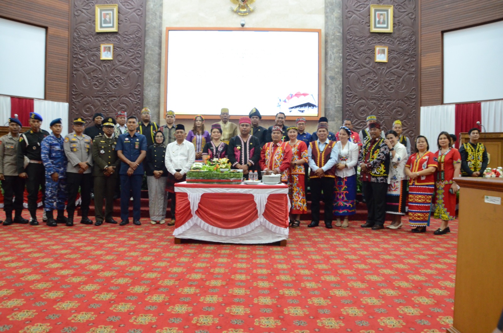 DPRD Kubar yang menggelar Paripurna Istimewa HUT ke-26 yang dihadiri Bupati Kubar Frederick Edwin.