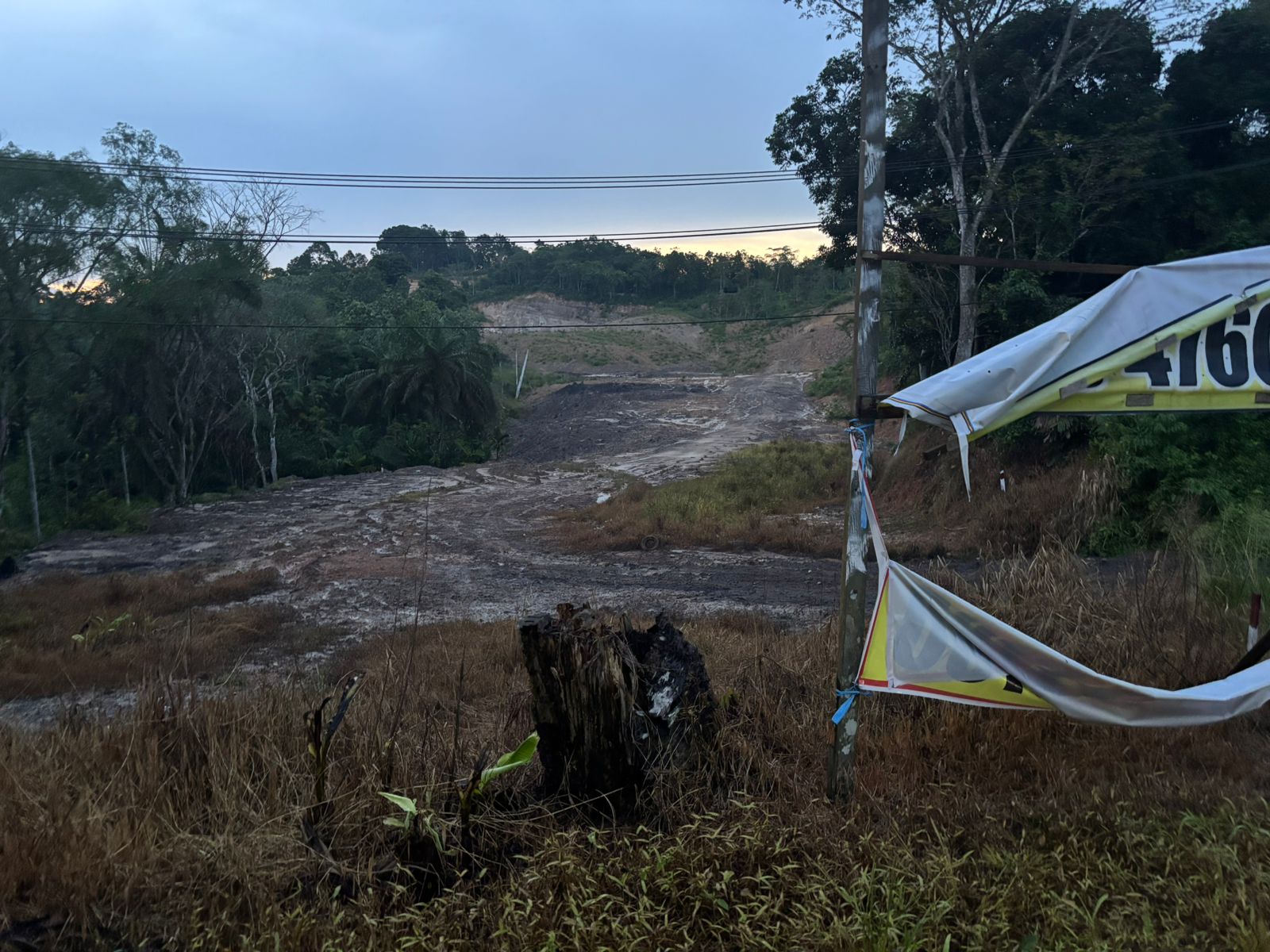 KELUHAN: Warga Kelurahan Tanah Merah, Kecamatan Samarinda Utara, mengeluhkan banjir lumpur yang kerap merendam lahan pertanian hingga permukiman setiap kali hujan deras mengguyur.