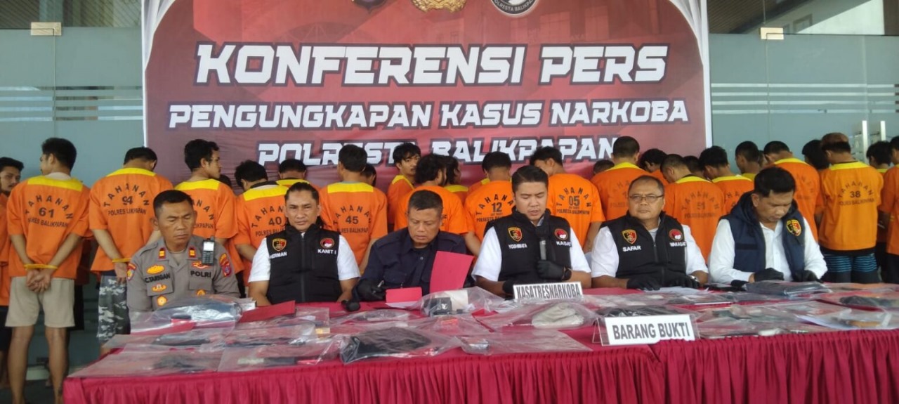 PENGUNGKAPAN: Pengungkapan kasus narkoba dilakukan Satresnakroba Polresta Balikpapan dan jajaran selama kurun waktu 10 bulan ada 324 tersangka.