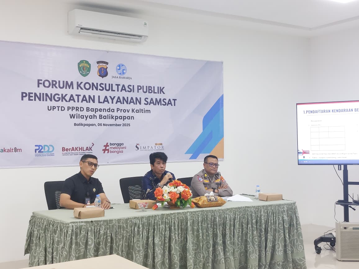 Kepala UPTD PPRD Wilayah Balikpapan Willie Havre Yulian (tengah) dalam forum konsultasi publik, Kamis (6/11).