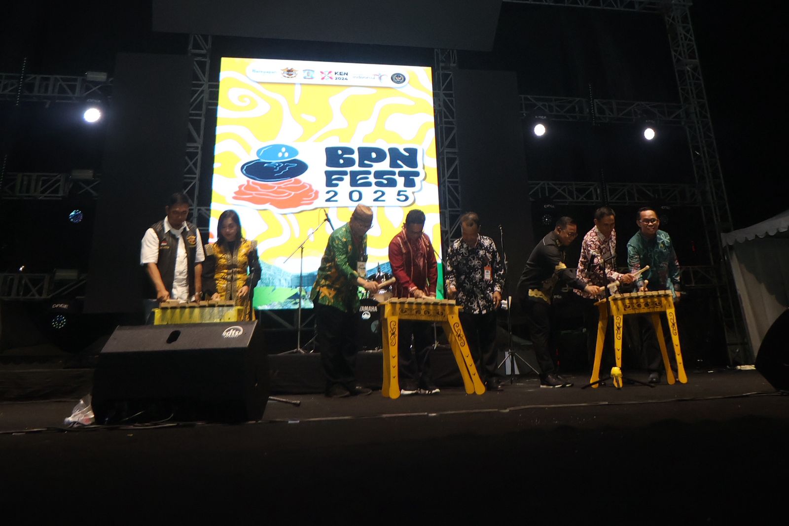 BALIKPAPAN FEST 2025: Meriahnya Balikpapan Fest 2025 yang resmi dibuka di BSCC Dome, Kamis (6/11) malam.