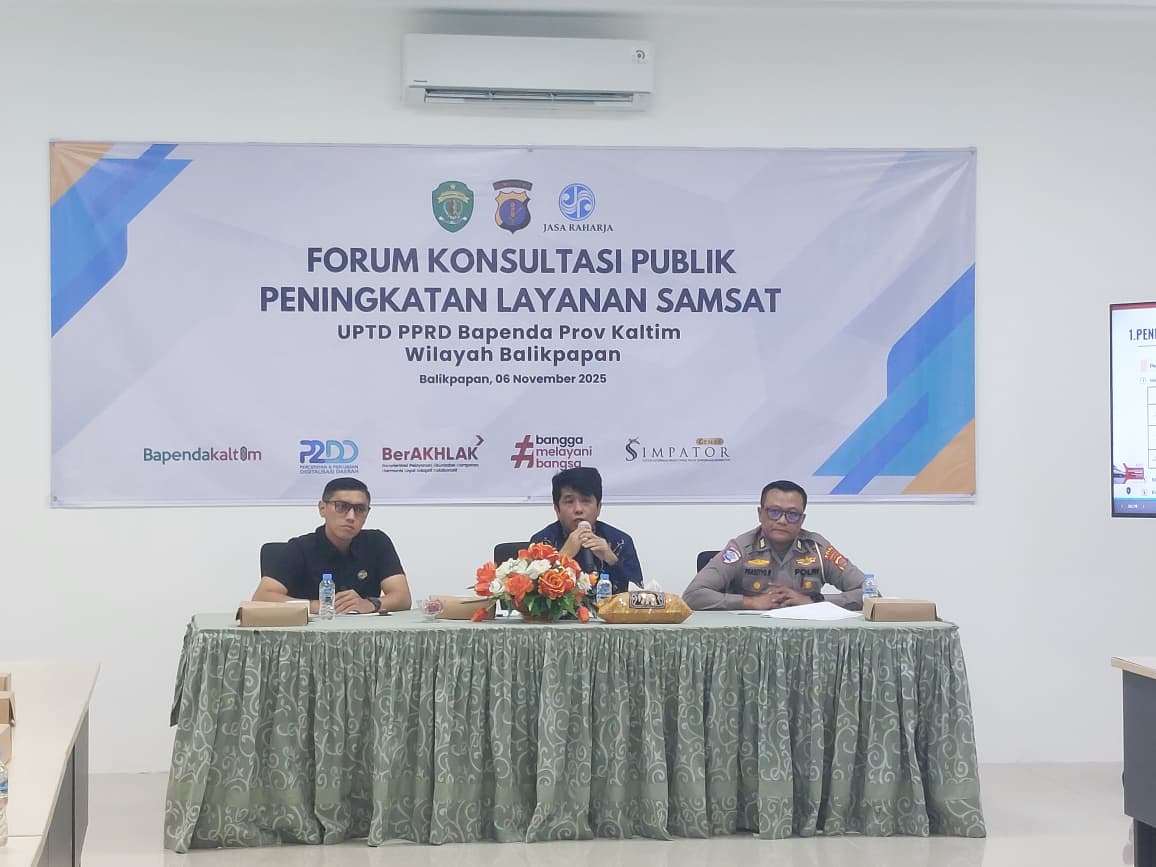 KEJAR PENDAPATAN: Kepala UPTD PPRD Wilayah Balikpapan Willie Havre Yulian (tengah).