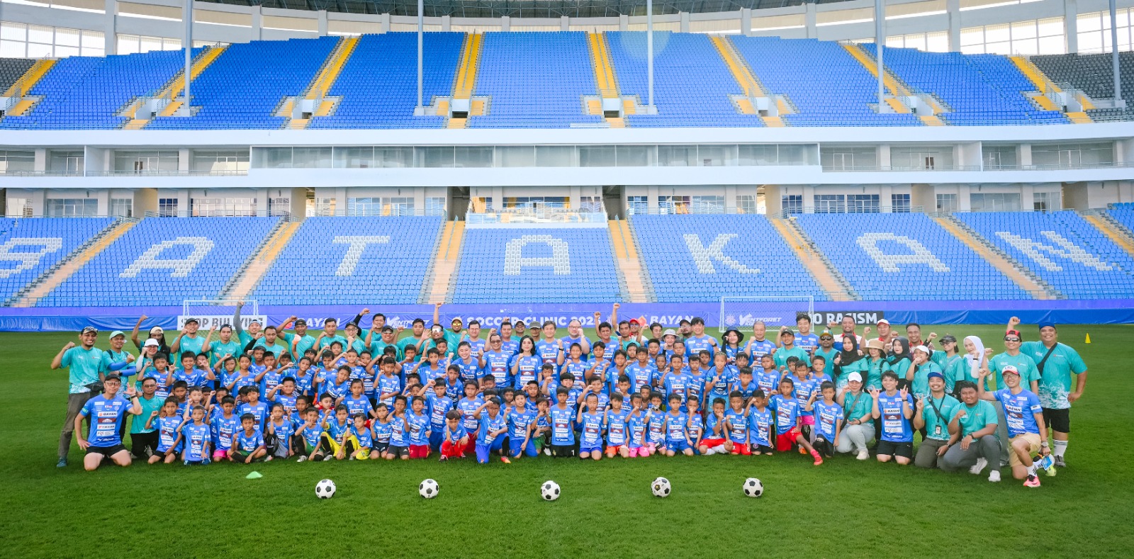 KALI KEDUA: Pelaksanaan soccer clinic garapan PT Bayan Resources Tbk bersama Ventforet Kofu masuk tahun kedua.