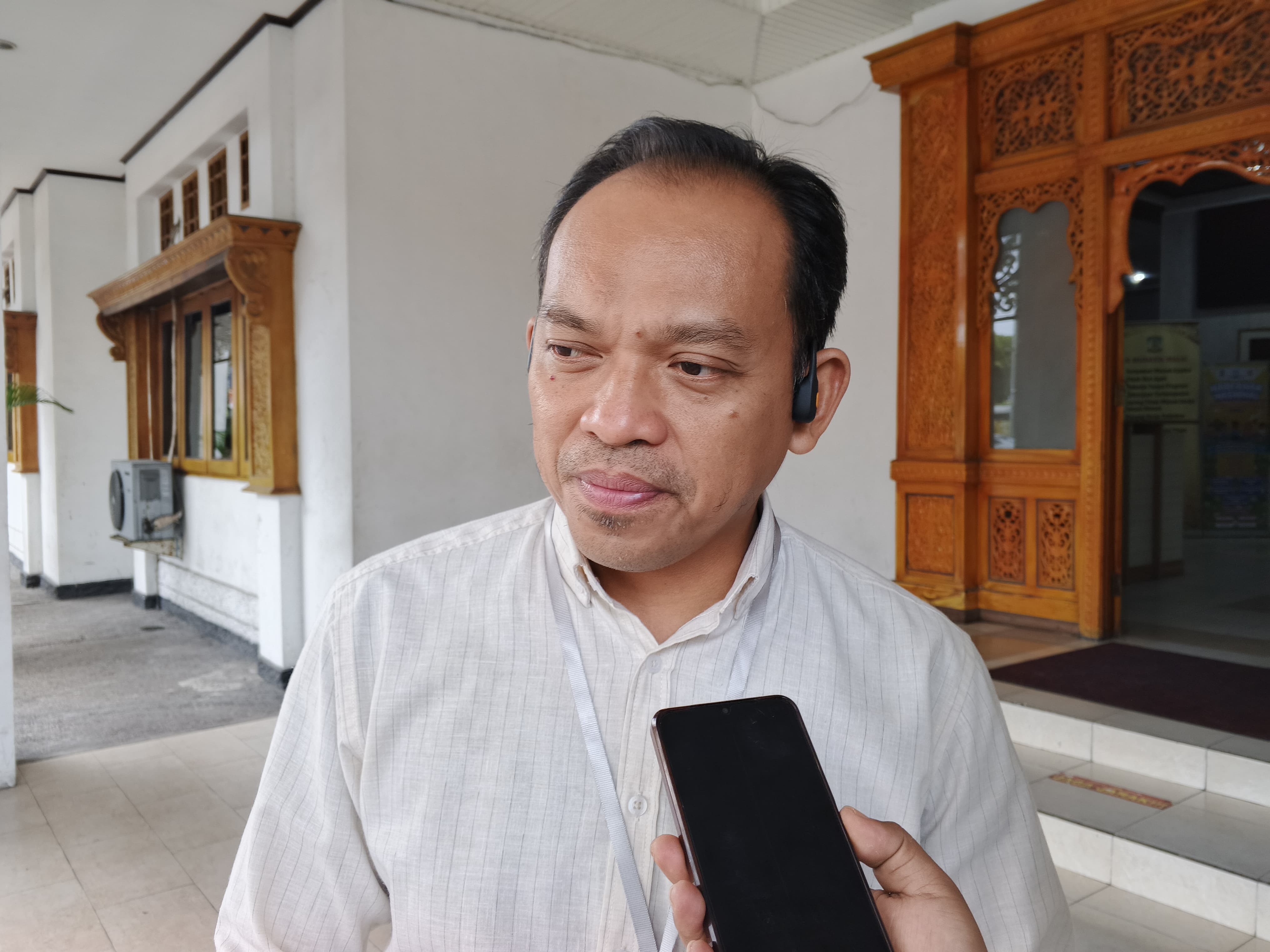 BIJAK: Iwan Wahyudi menilai pemerintah perlu lebih dulu fokus pada pelayanan dasar masyarakat.