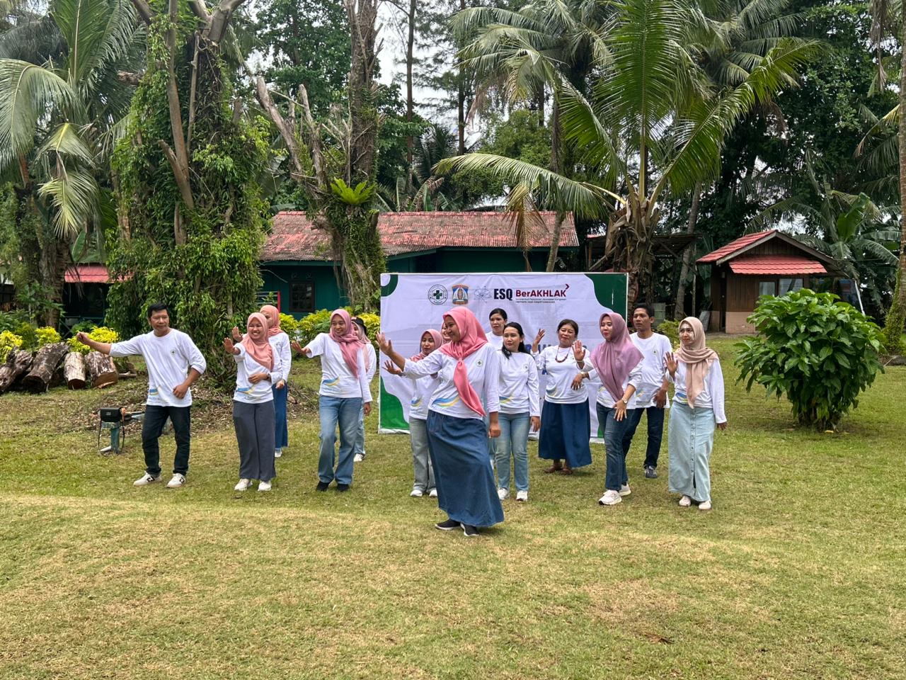 OUTBOND: Meski dikemas melalui aktivitas luar ruangan, nilai-nilai ESQ tetap ditanamkan di setiap sesi.