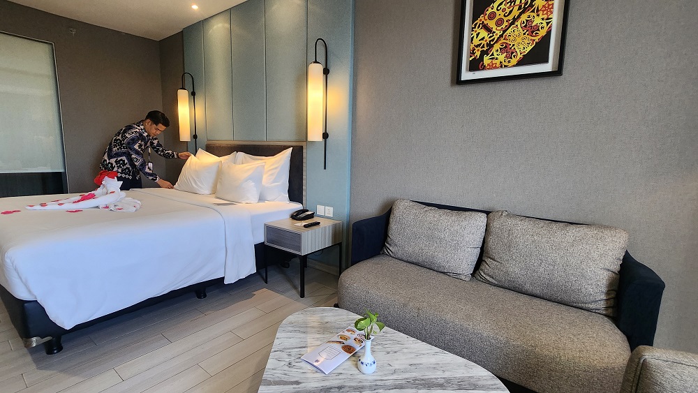 FASILITAS: Untuk memanjakan pelanggan, manajemen Hotel Blue Sky Balikpapan mulai melakukan peremajaan di kamarnya.