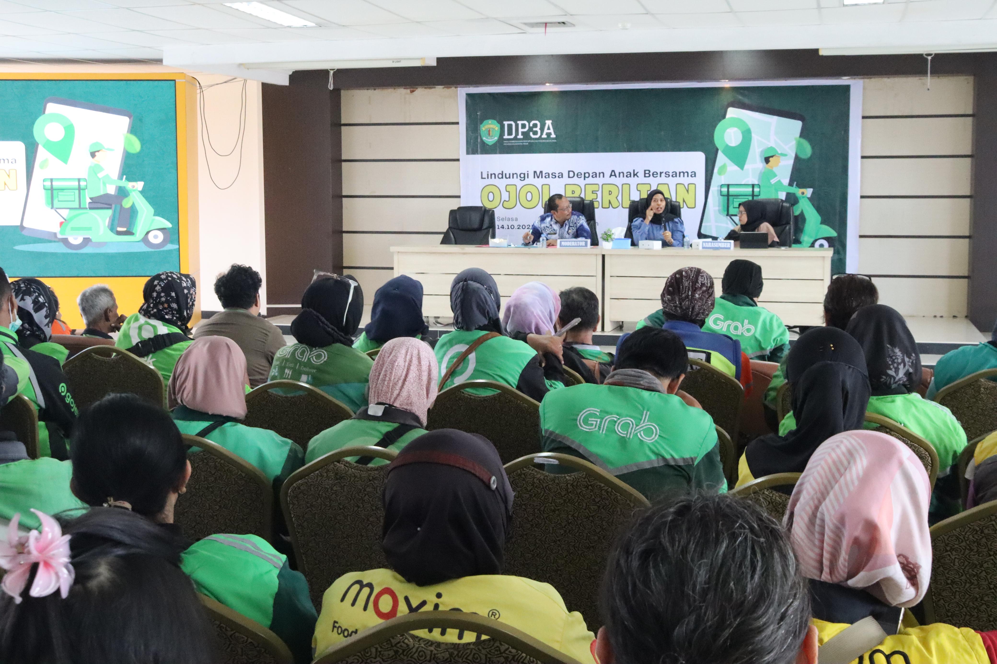 Sebanyak 125 mitra ojek online di Balikpapan mengikuti OJOL BERLIAN. Program inovatif DP3A Kaltim untuk mewujudkan transportasi ramah anak.