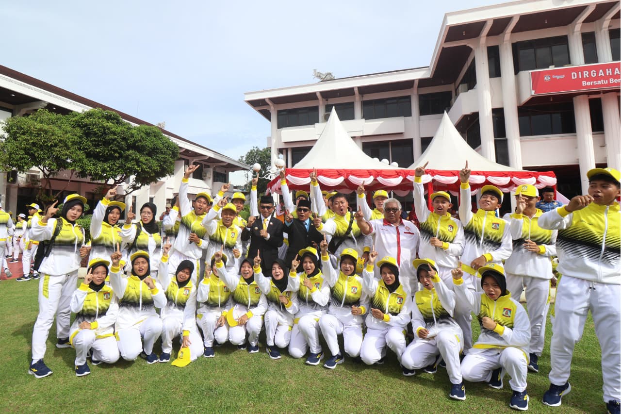 Pelepasan kontingen Balikpapan menuju Popda Kaltim XVII/2025 di PPU.