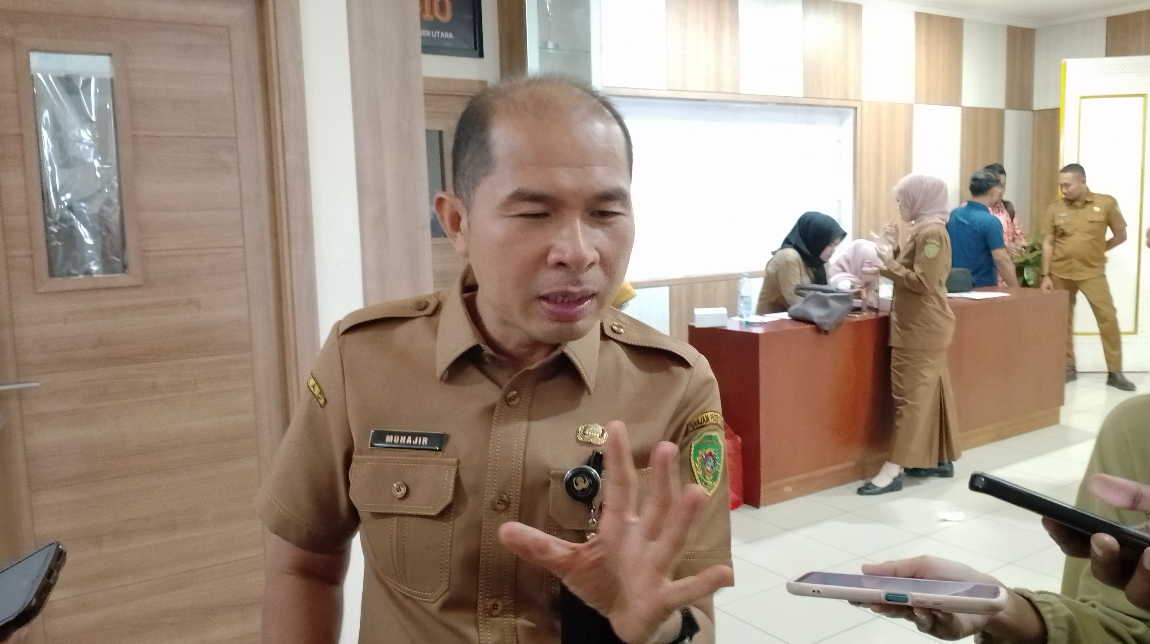 Kepala BKAD PPU, Muhajir.