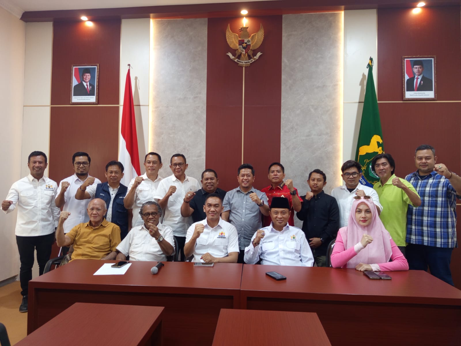 KONSOLIDASI: Dipimpin perwakilan Kadin Indonesia, tokoh penting Kadin di Kaltim menggelar rapat konsolidasi tim dewan pengurus caretaker menyongsong musprov.