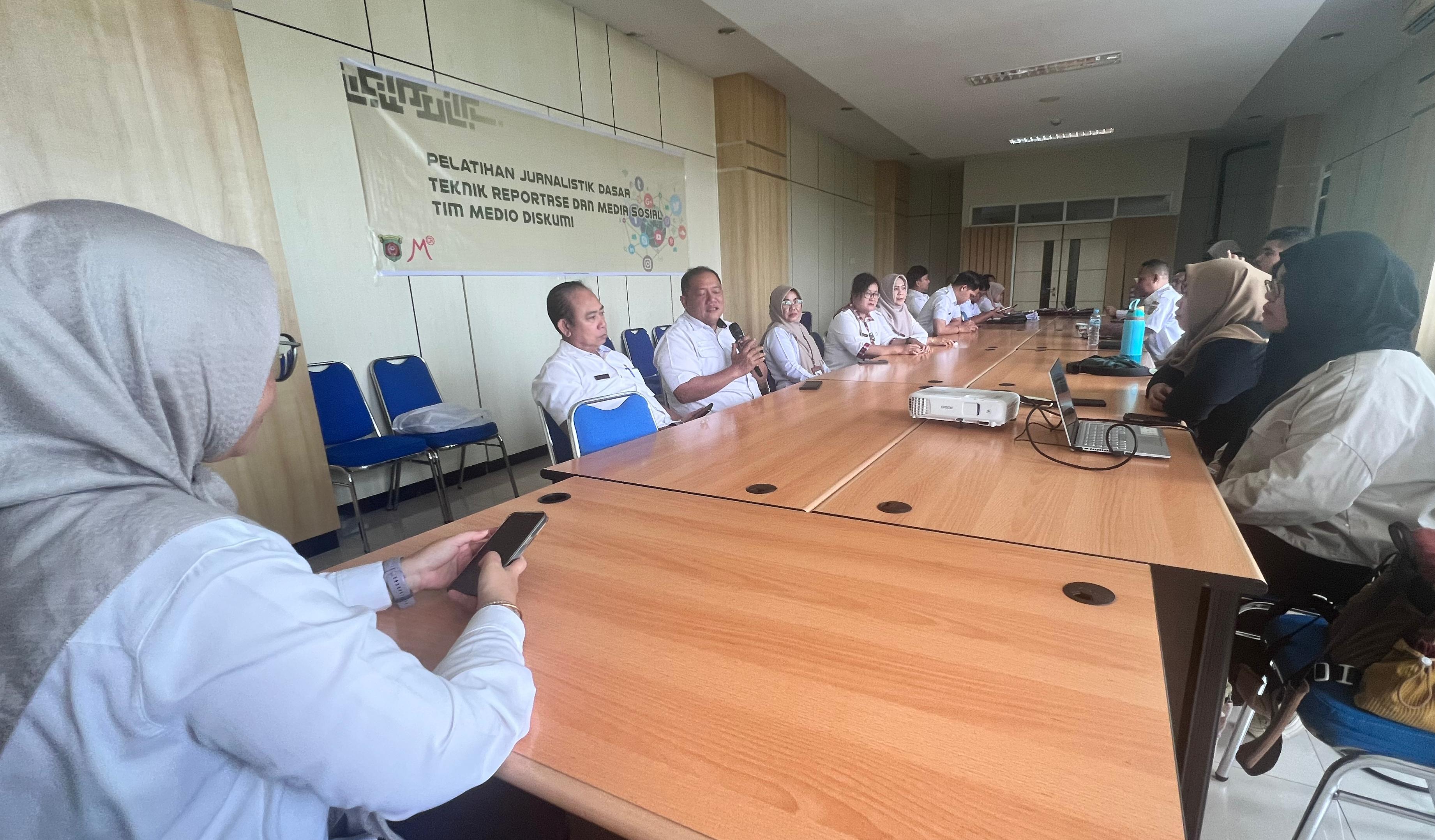 INFORMASI: Kegiatan pelatihan jurnalistik tim Humas Diskumi Samarinda, di gedung Graha Ruhui Rahayu, Kecamatan Samarinda Ulu, Rabu (12/11).