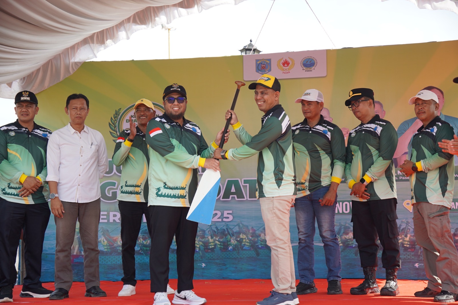 Wabup Ikhwan Antasari membuka secara resmi Dragon Boat Paser Open 2025.