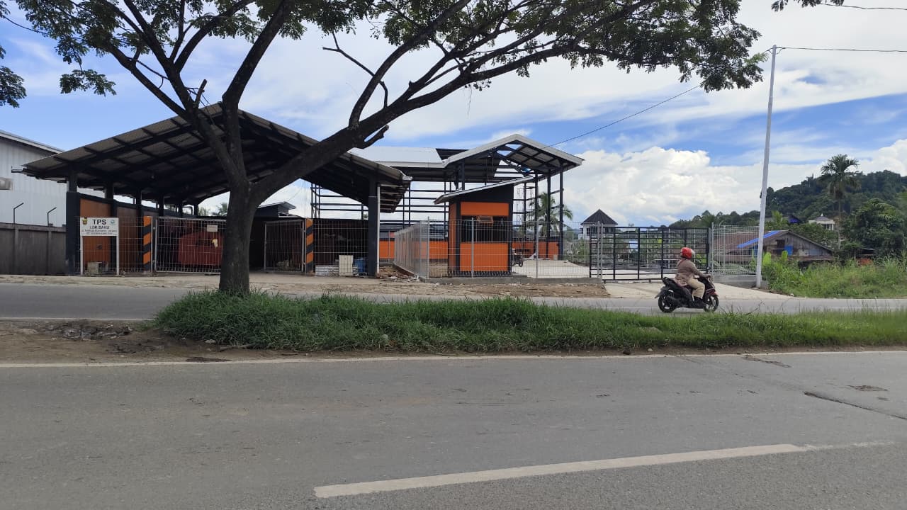 MENANTI: Salah satu lokasi insinerator, di Jalan Nusyirwan Ismail Kelurahan Lok Bahu tepat di belakang TPS.